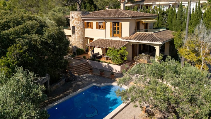 Villa Vivenda Golf, An Elegant Residence In Palma. - Palma