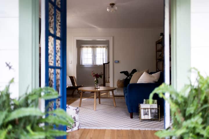 The Cottage On Kansas | Guest Favorite - Liberty, MO
