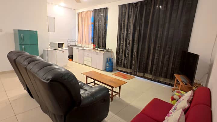 2 Bedroom Air Conditioned Apartment/ Colombo 8 - Colombo