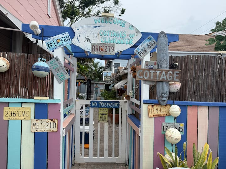 Parrots Perch Steps To Beach - Clearwater Beach, FL