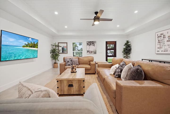 Spacious Coastal Retreat | Bbq Grill & Patio! - Fort Pierce, FL