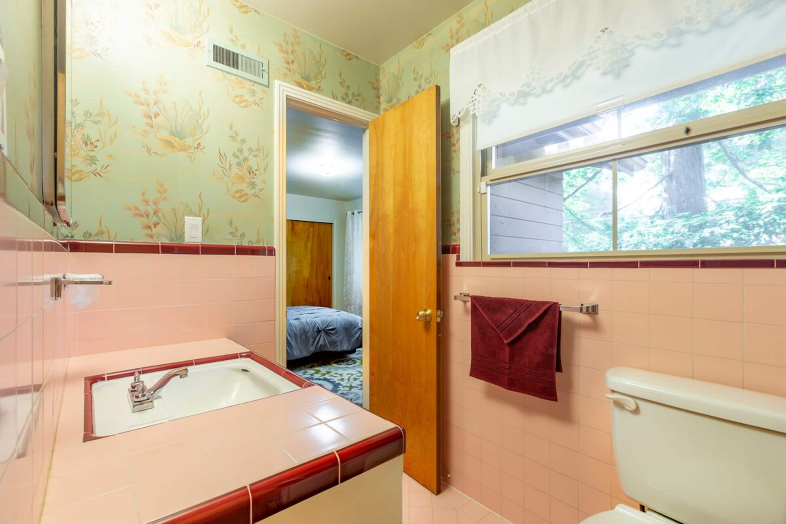 Mid-Century Elegance Beneath the Redwoods - Photo 30