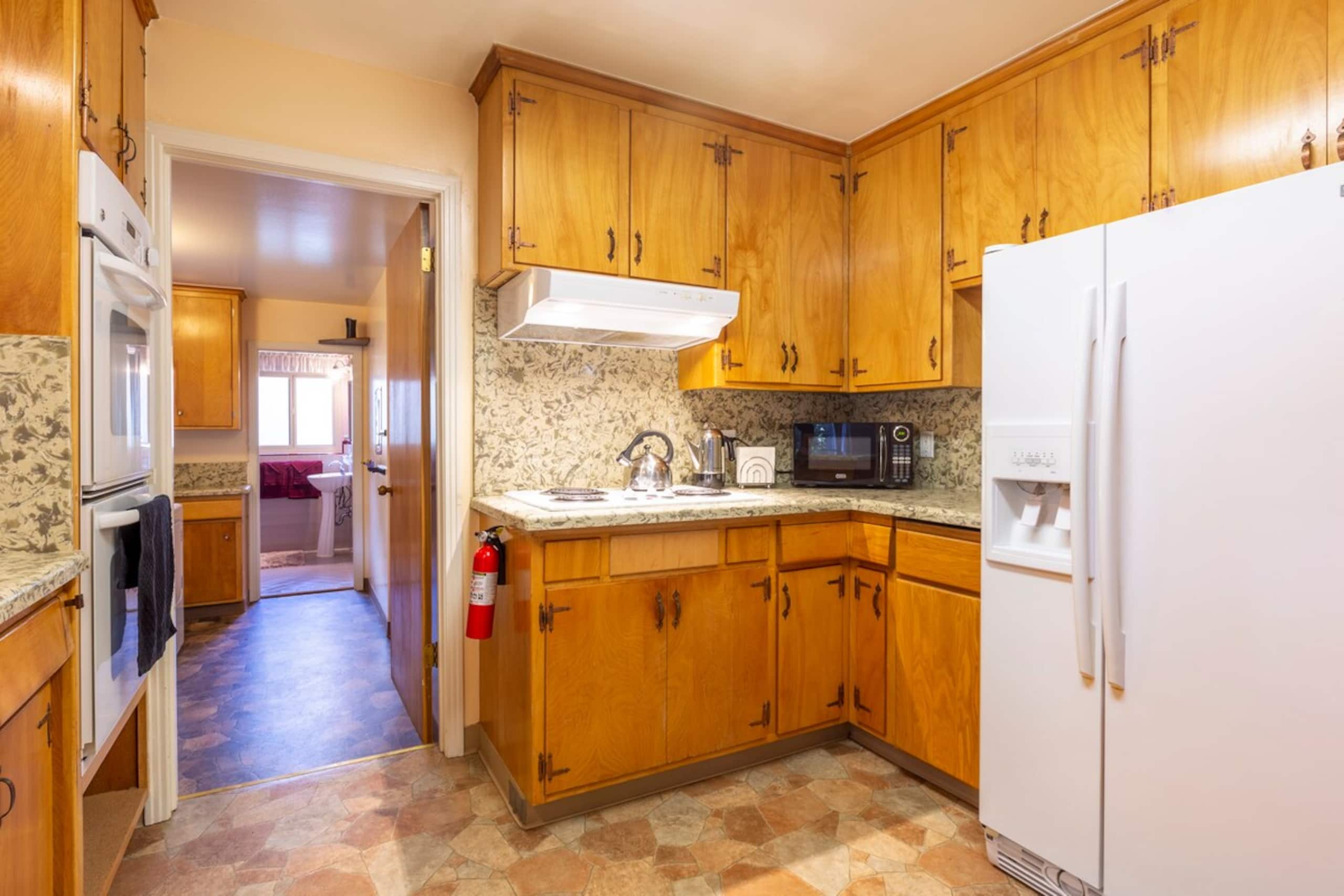 Mid-Century Elegance Beneath the Redwoods - Photo 11