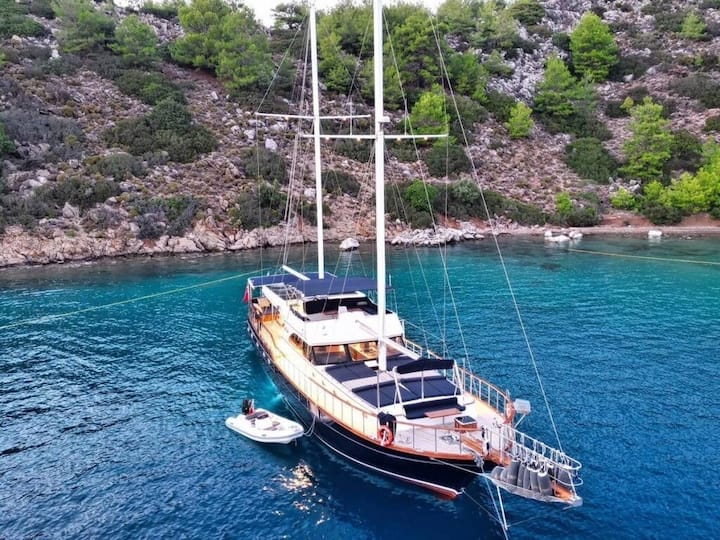 Bodrum'da 2023 Yapımı 5 Kabinli Deluxe Gulet - Bodrum