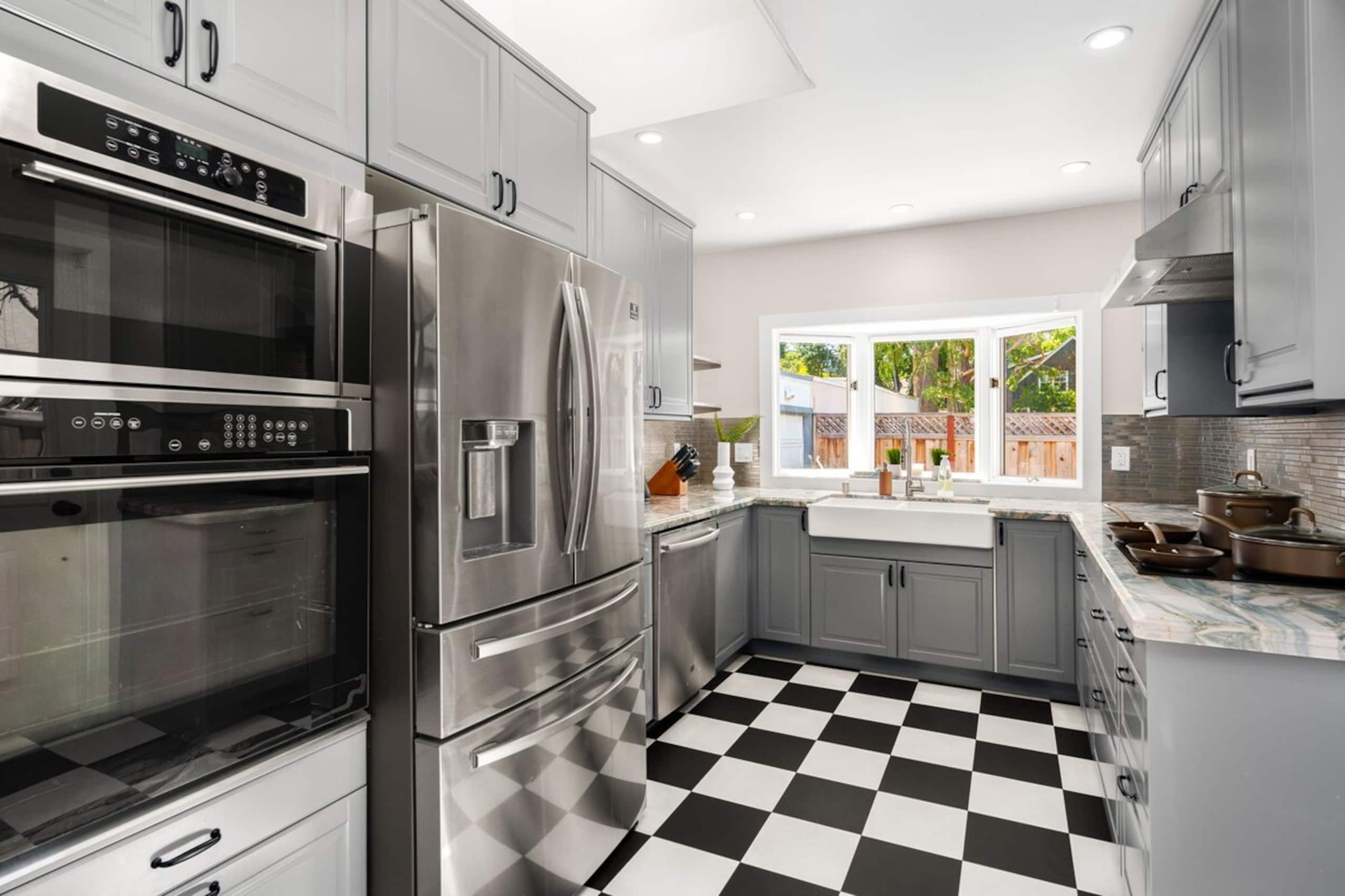 2 Bedroom House Near Palo Alto - Photo 2