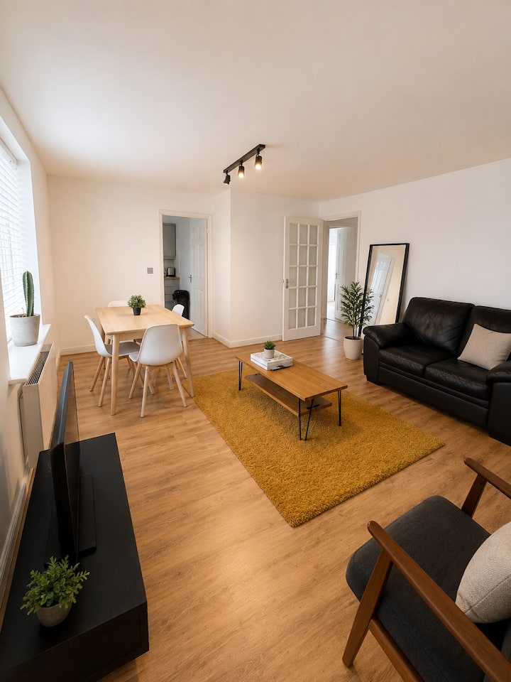 2 Bedroom House In The Heart Of Stratford - London