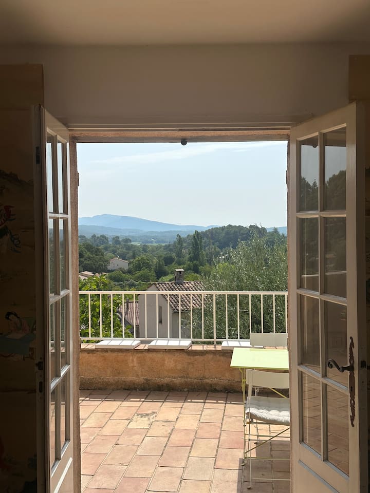 Appartement Spacieux Avec Très Belle Terrasse - Draguignan