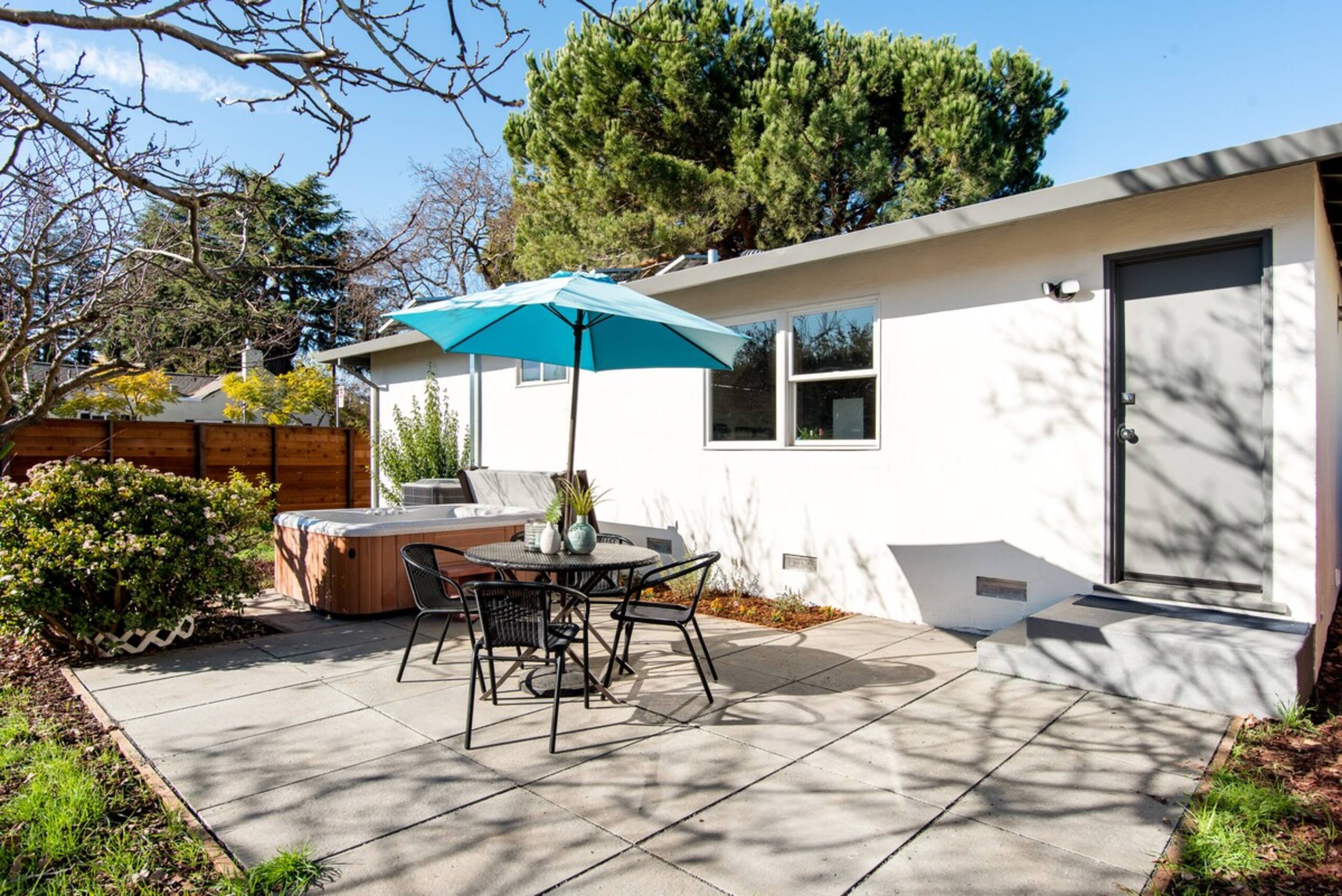 Sunny house withhot tub nearStanford - Photo 22