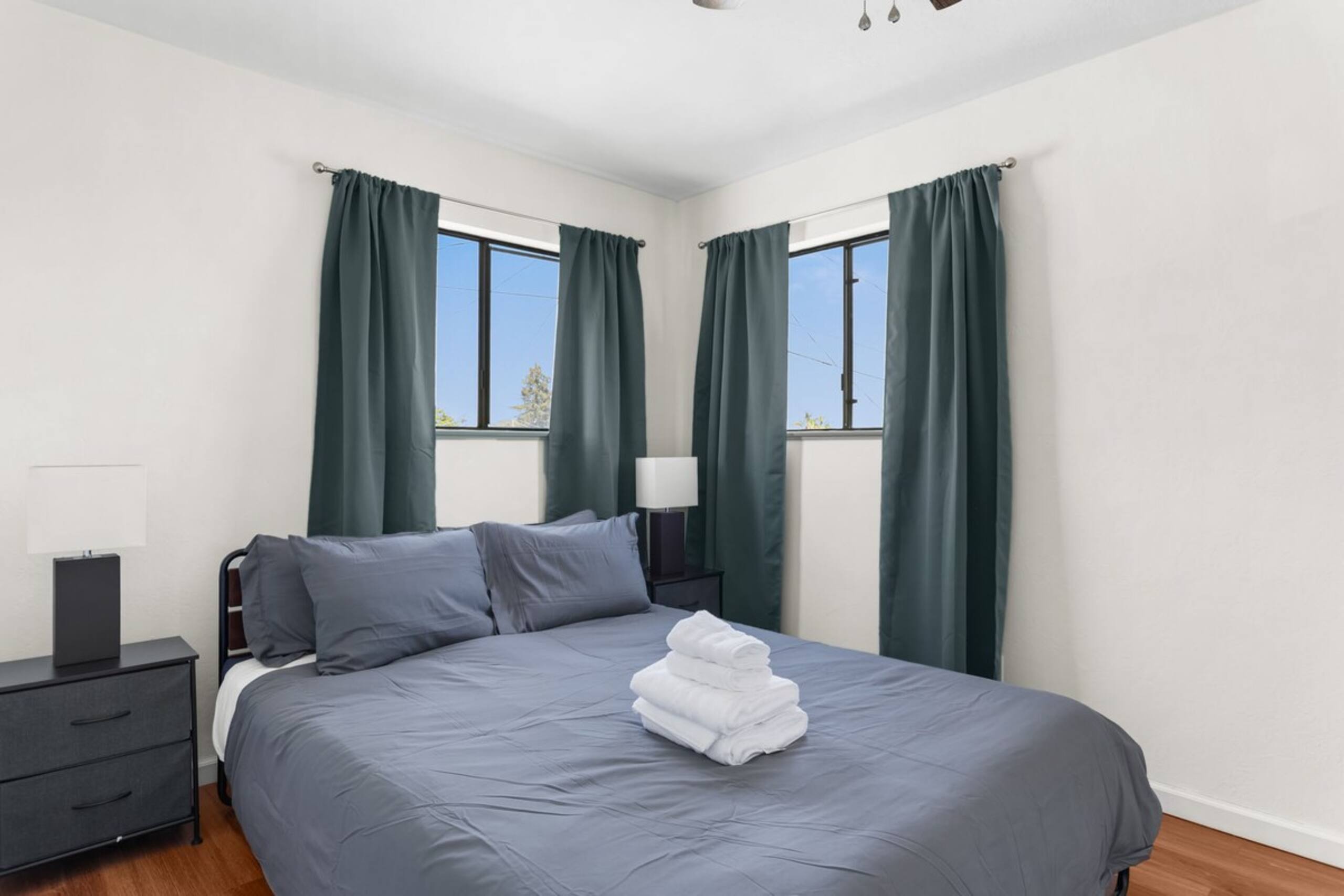 Business-Ready 5BD, Fast Wi-Fi, Few Mins to HQs - Photo 25