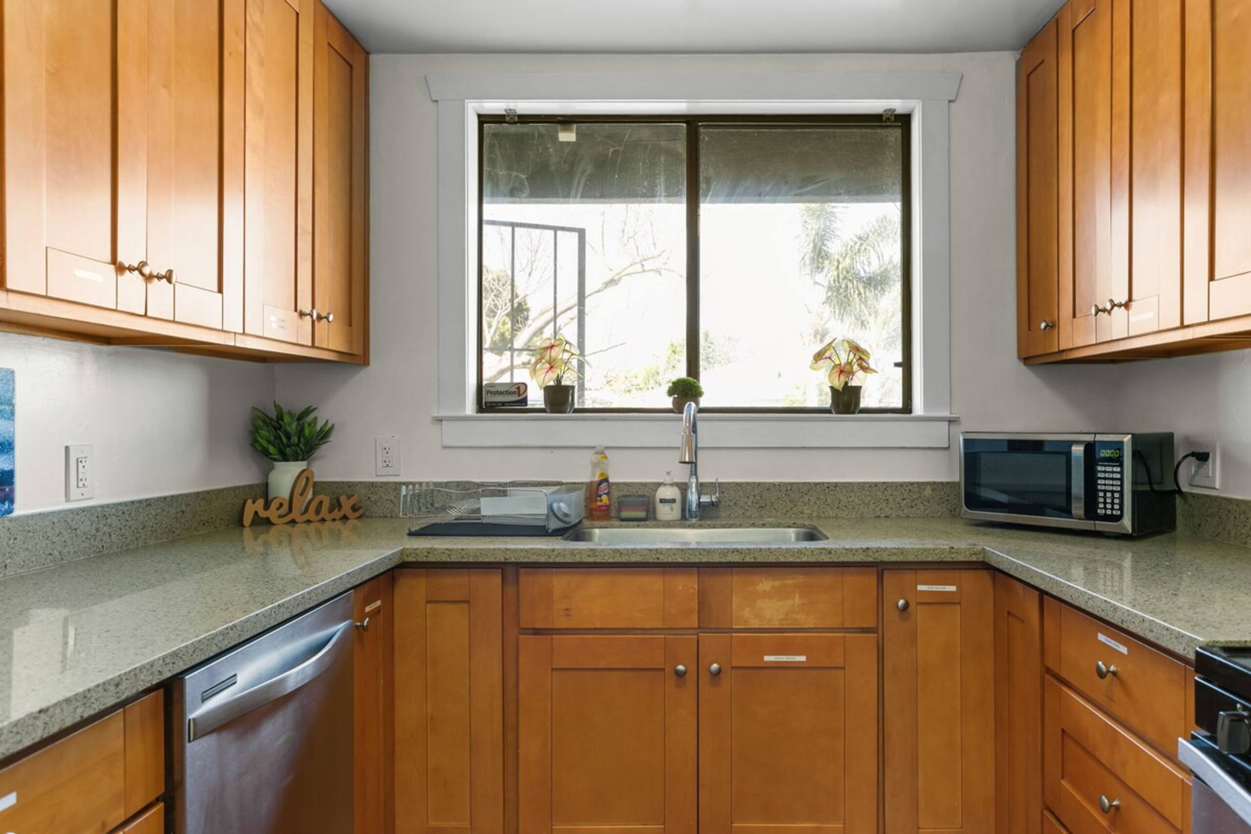 Business-Ready 5BD, Fast Wi-Fi, Few Mins to HQs - Photo 11