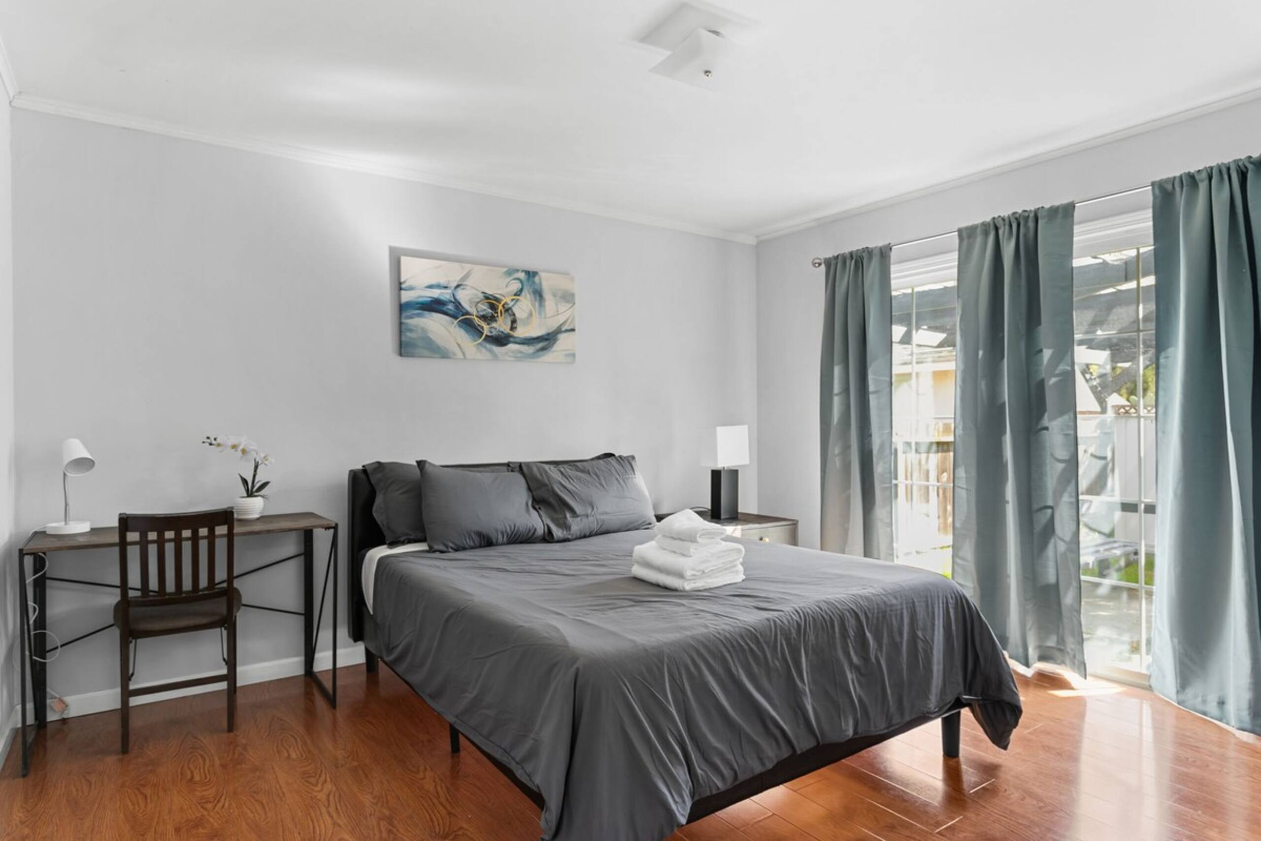 Business-Ready 5BD, Fast Wi-Fi, Few Mins to HQs - Photo 28