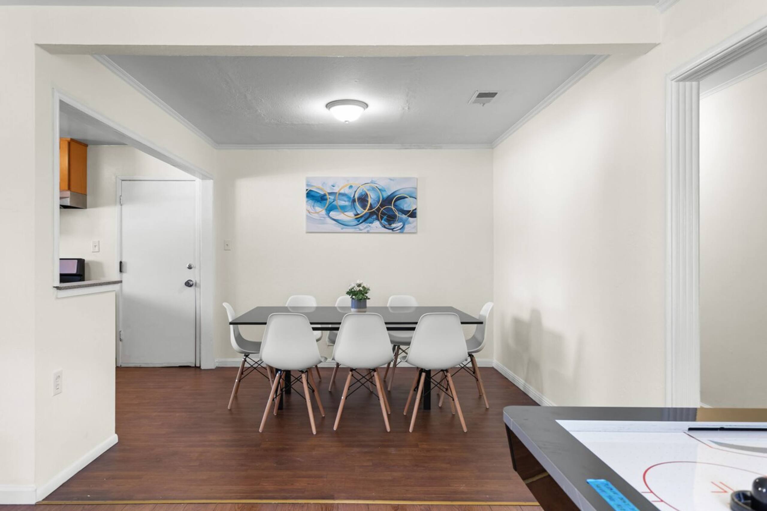 Business-Ready 5BD, Fast Wi-Fi, Few Mins to HQs - Photo 14