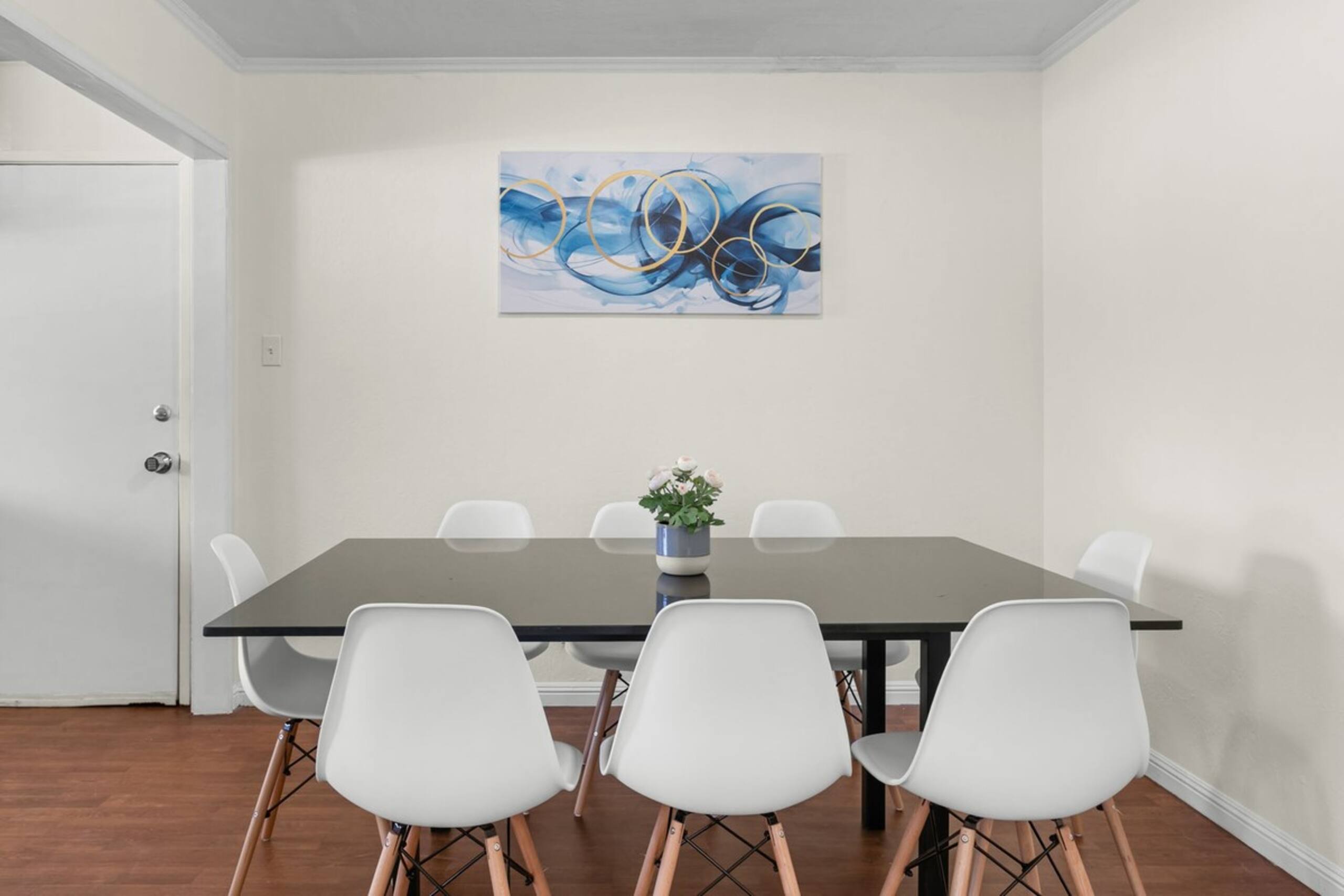 Business-Ready 5BD, Fast Wi-Fi, Few Mins to HQs - Photo 13