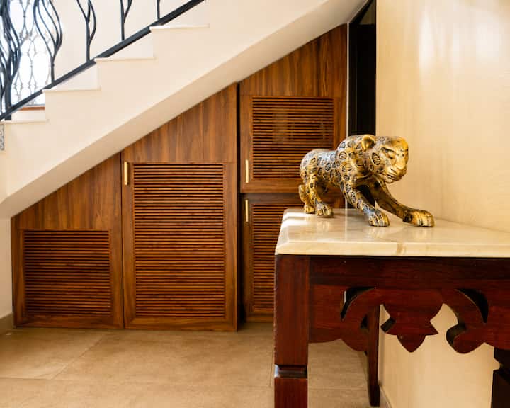Living room image 7