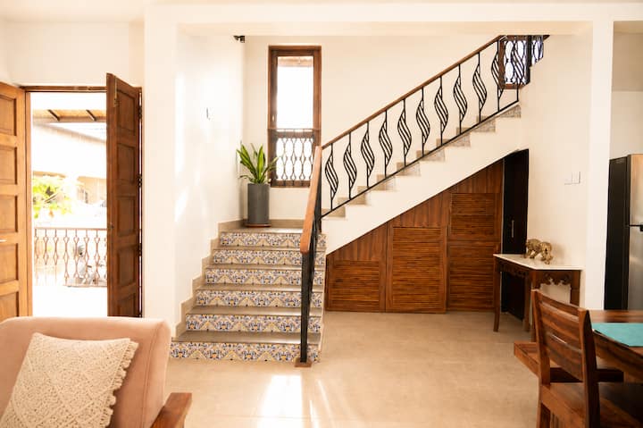 Living room image 6