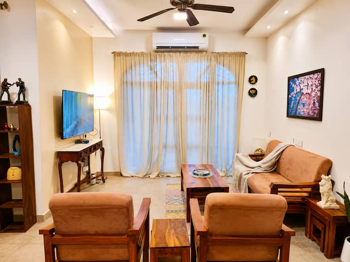 Living room image 4