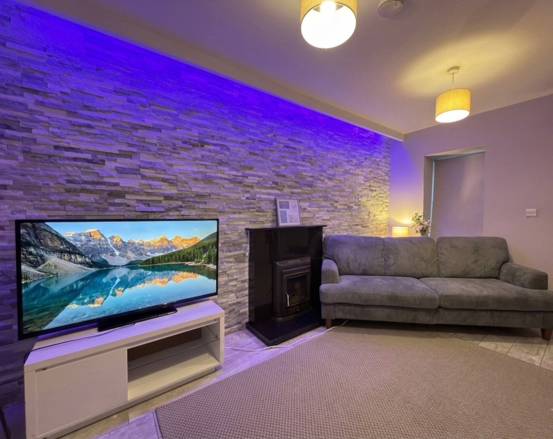 City Centre Stay | Short Walk to Shops &night life