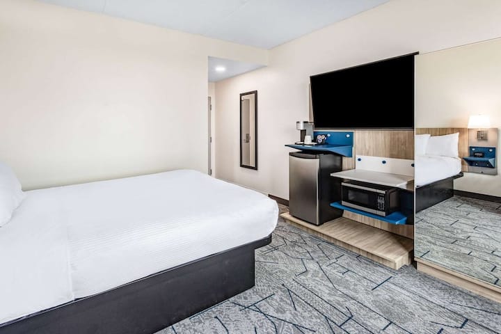 Queen Ocean | Microtel Summerside | Waterfront - Summerside