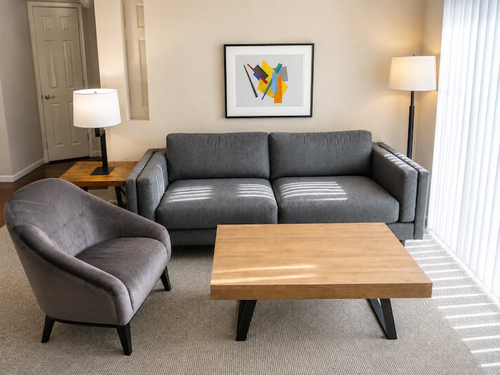 Chandler Escape 2br/2ba | Pool, Gym & King Bed - Chandler, AZ