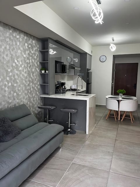 Propiedad de Airbnb exitosa: Downtown Apartment | Pool, Metro and Parking en Nuevo León