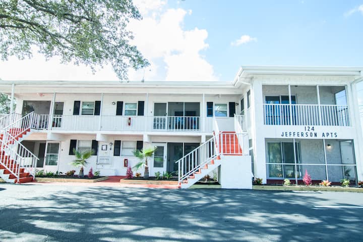 Jefferson Executive Suites #2 - Clearwater 1/1 Apt - Clearwater, FL