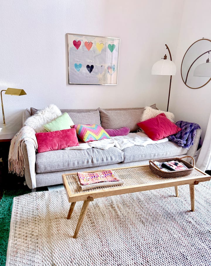 Stylish And Comfortable Loft In Leafy Enclave - 롱먼트