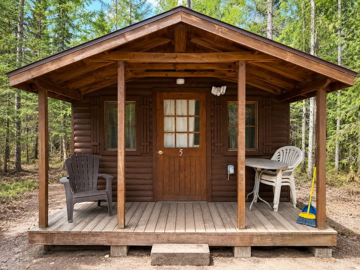Cabin In Tobermory Forest - Tobermory