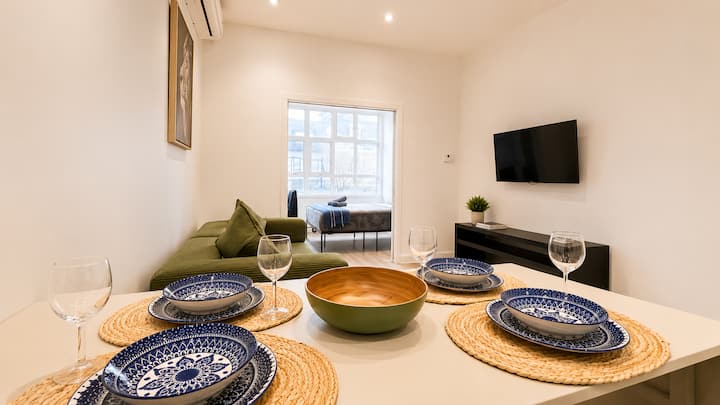 Downtown Montreal 2br | Near Montreal Museum - Saint-Lambert