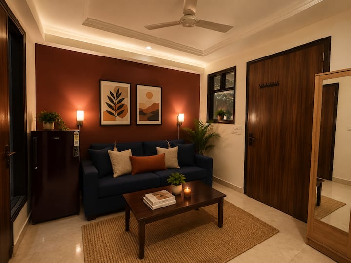 Romantic Stay With Beautiful Rooftop & City Views - Faridabad