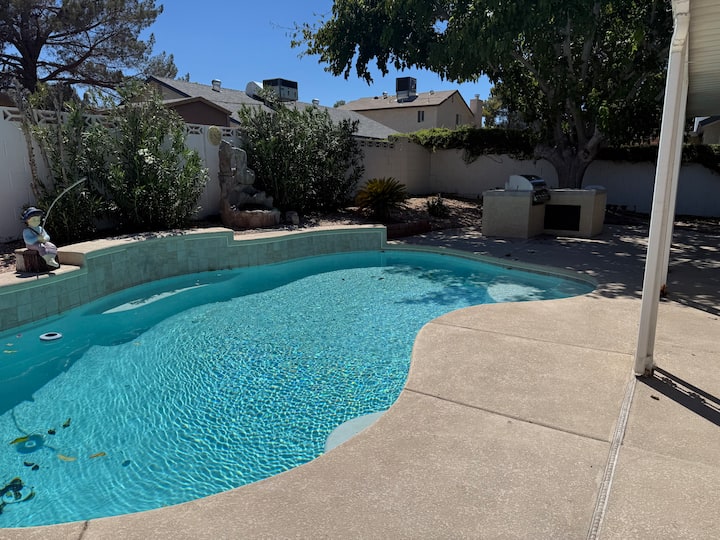 Stylish And Central With Swimming Pool - Las Vegas, NV