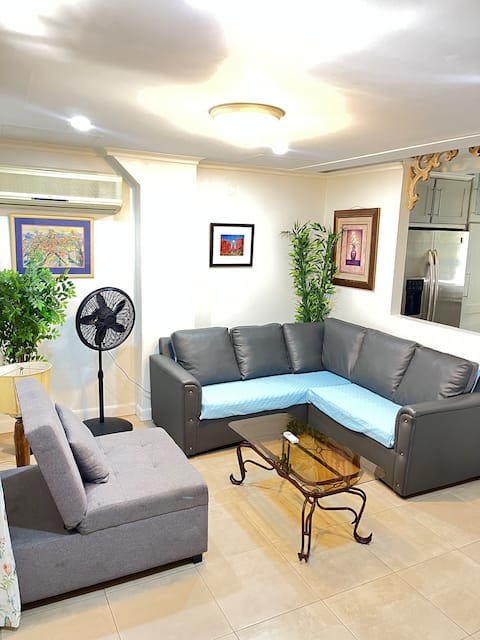 Comfortable 3 Bedroom Townhouse great location