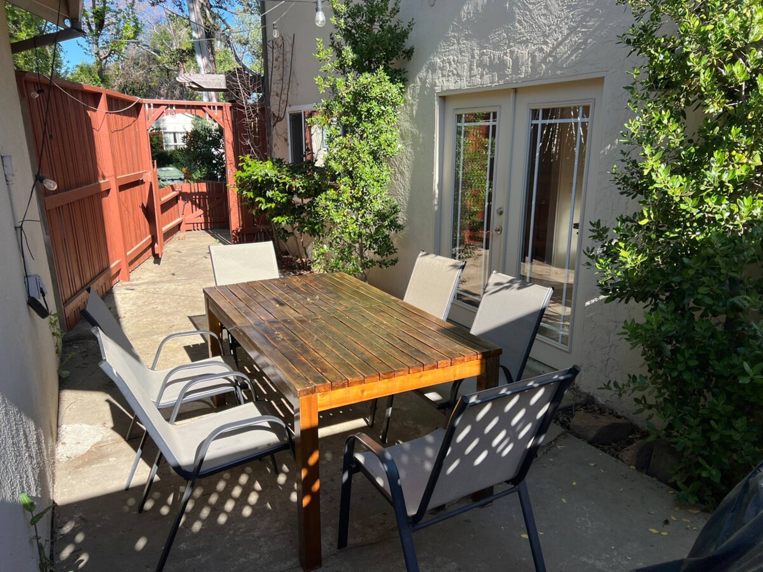 Walk to Castro, Family Friendly 3BR Mountain View - Photo 10