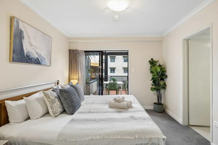 Mounts Bay 1 Bed Unit Ac, Parking & Balcony - Subiaco, Australia