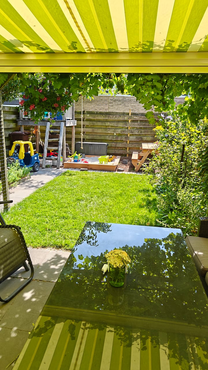 Comfortabel Woonhuis In Stad Met Tuin En Parkeren - Utrecht