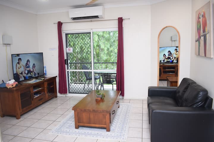 (B6) Free Wifi - Sleeps Up To Five - Walk To City - Cairns