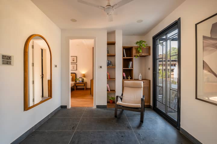 Living room image 7