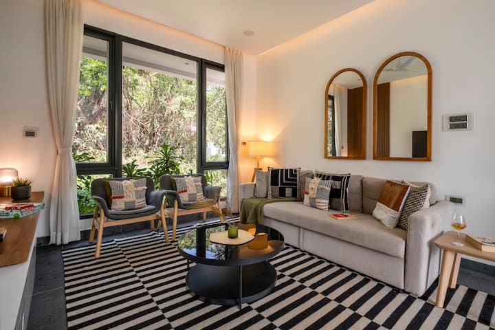 Living room image 2