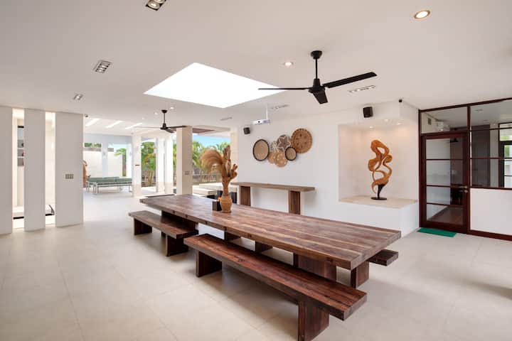 Workspace evidence from 1300m2 - 3BR Villa in Canggu w /Pool, Patio&Garden