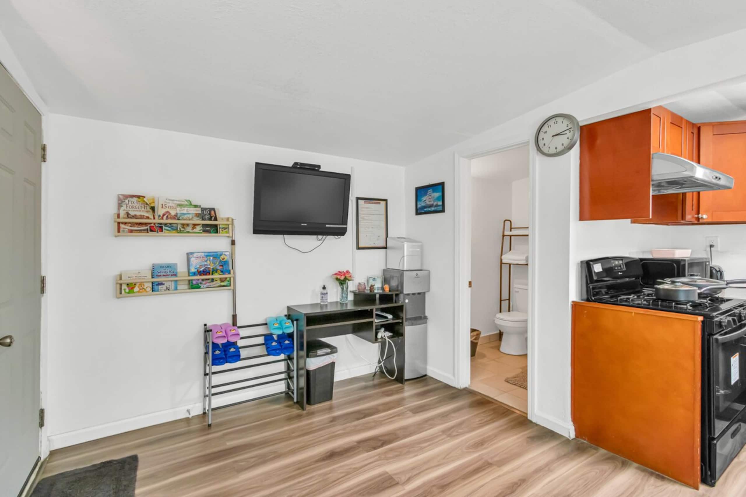 Charming studio in downtown with kitchen - Photo 5