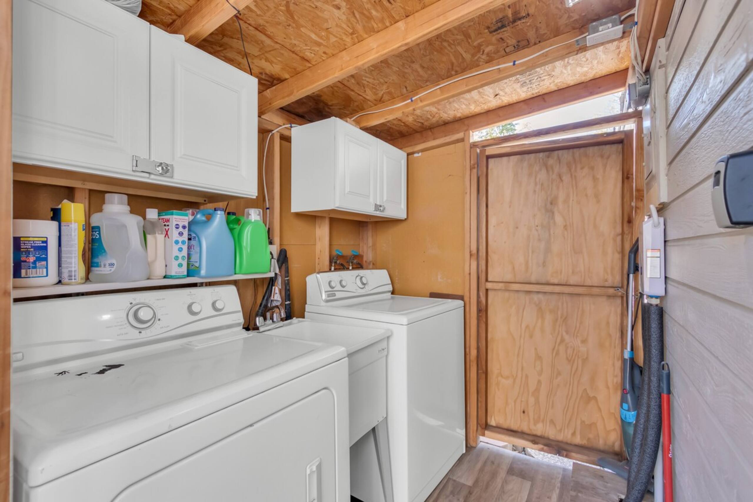 Charming studio in downtown with kitchen - Photo 13