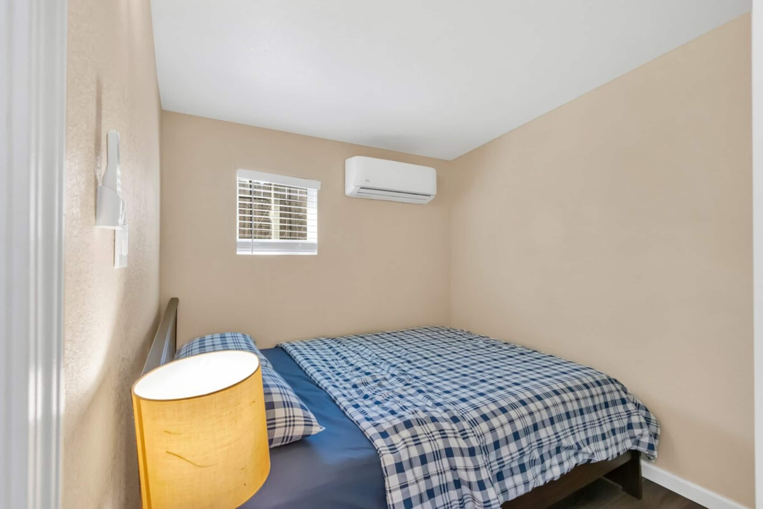 Charming studio in downtown with kitchen - Photo 10