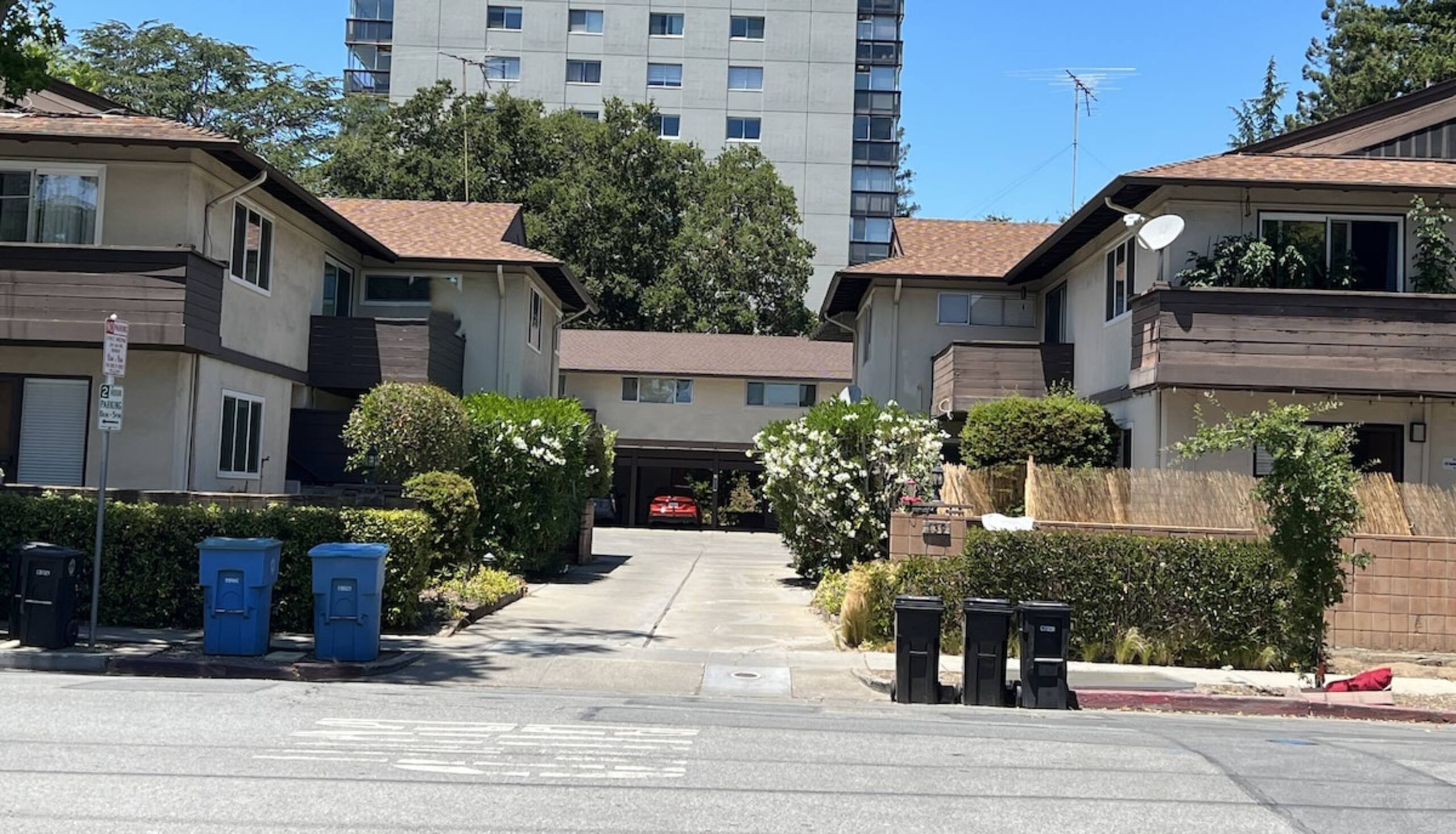 Perfect Location, walk to all Palo Alto venues - Photo 16