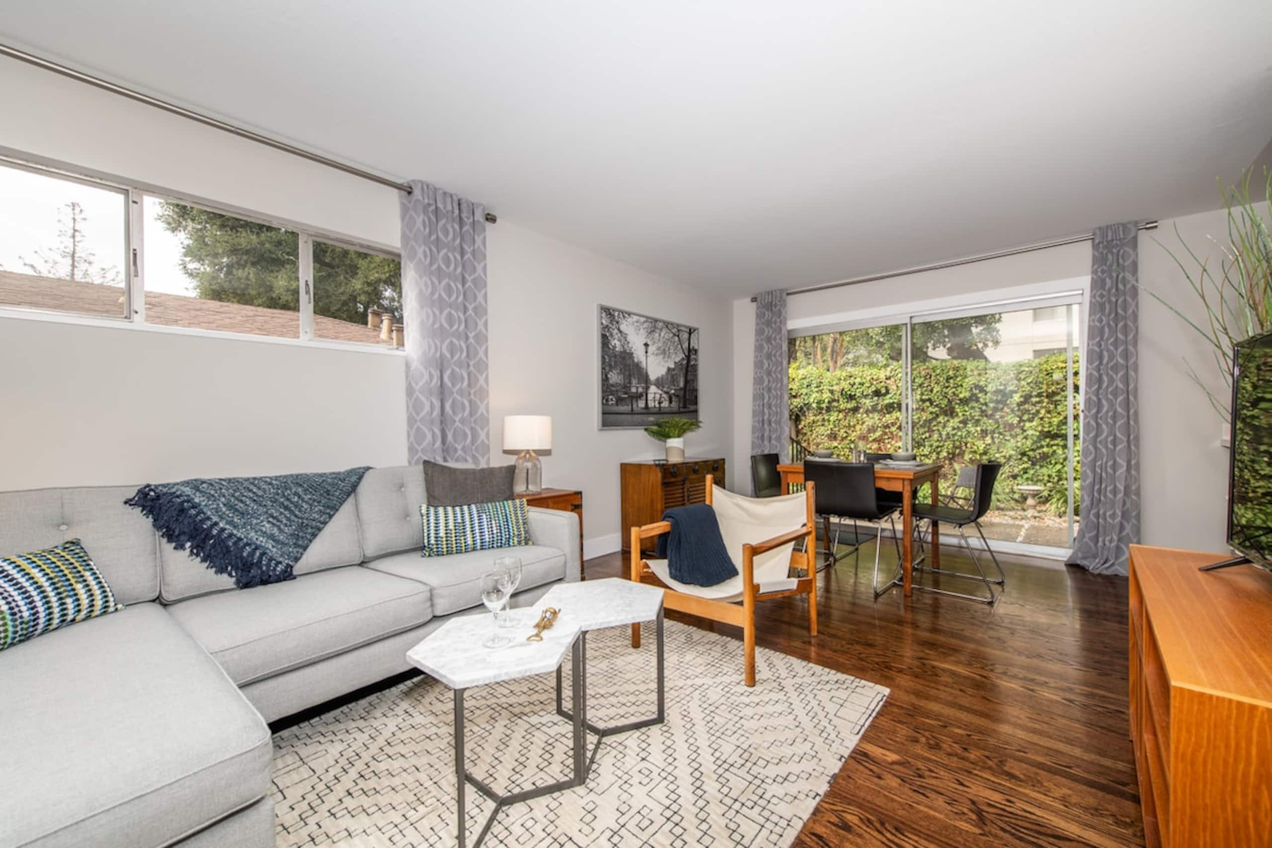 Perfect Location, walk to all Palo Alto venues - Photo 1