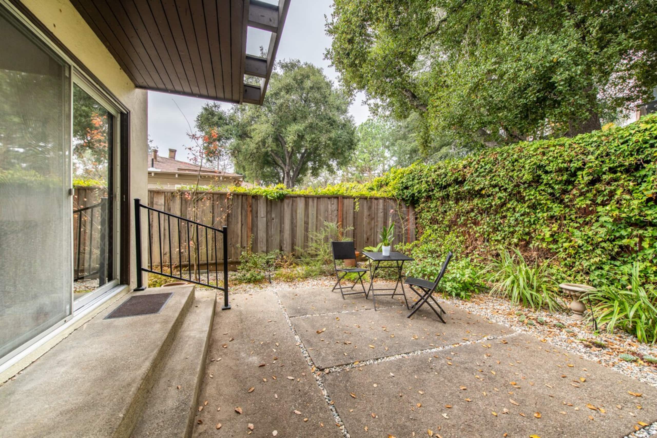 Perfect Location, walk to all Palo Alto venues - Photo 11