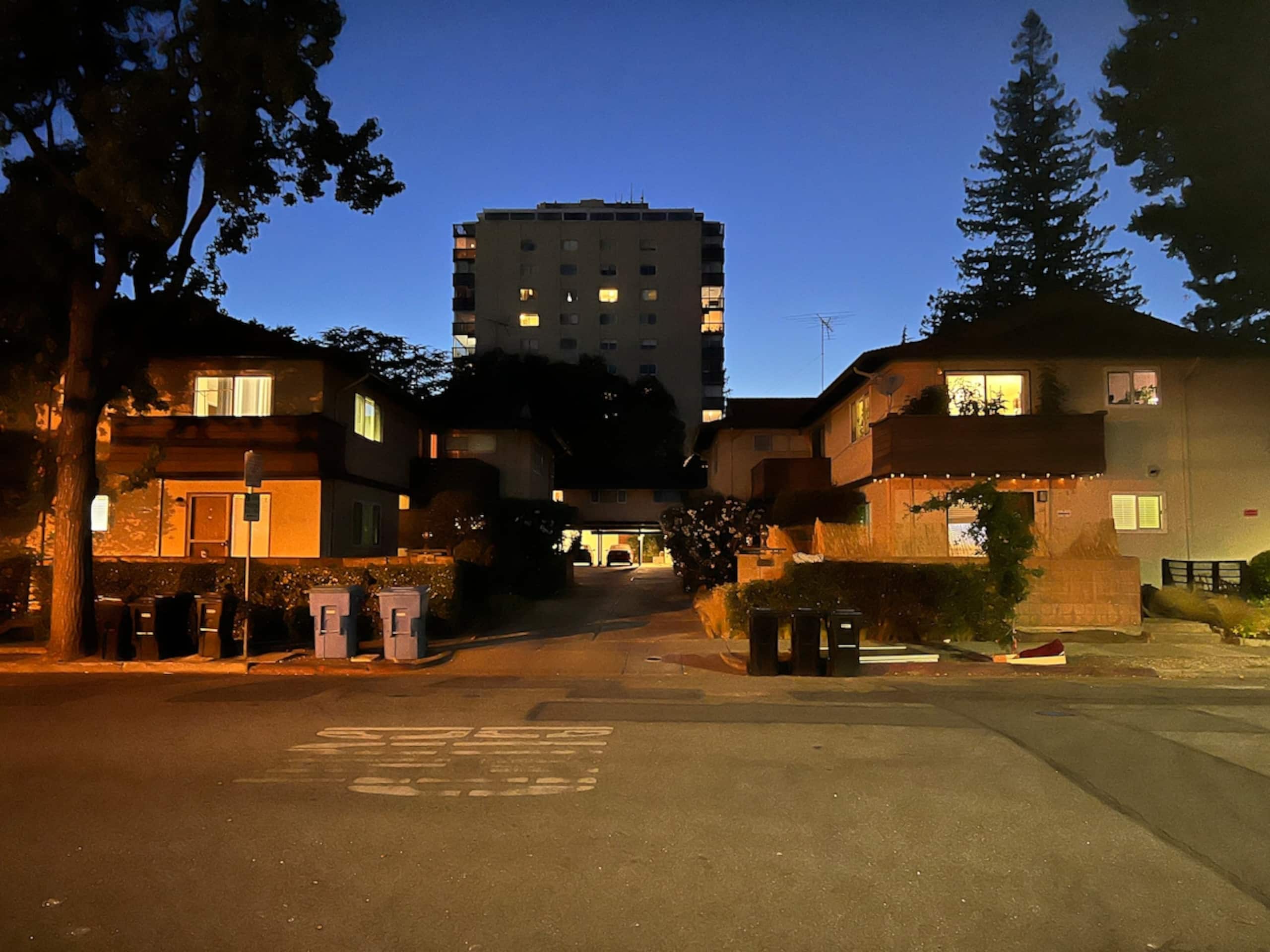 Perfect Location, walk to all Palo Alto venues - Photo 18