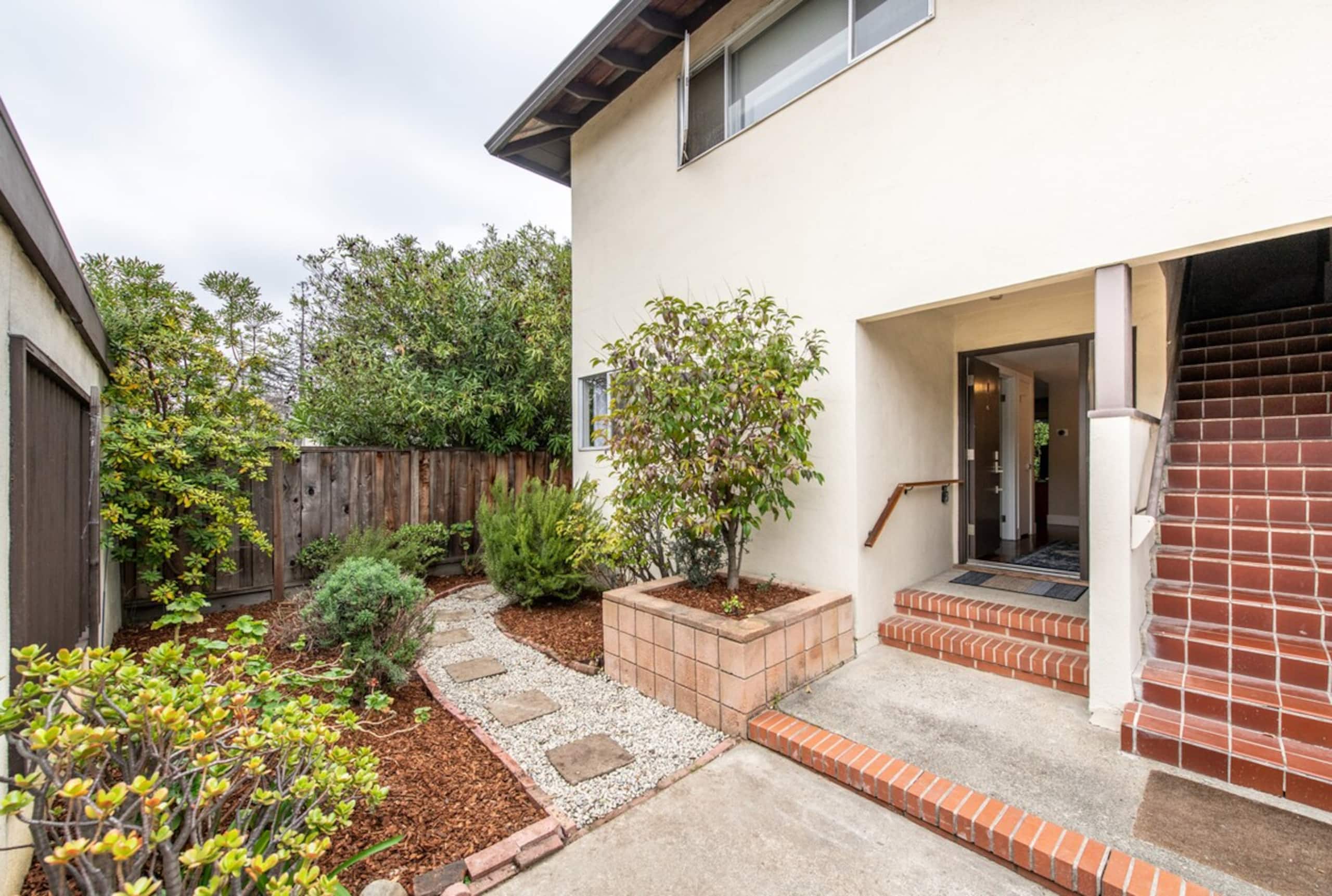 Perfect Location, walk to all Palo Alto venues - Photo 13