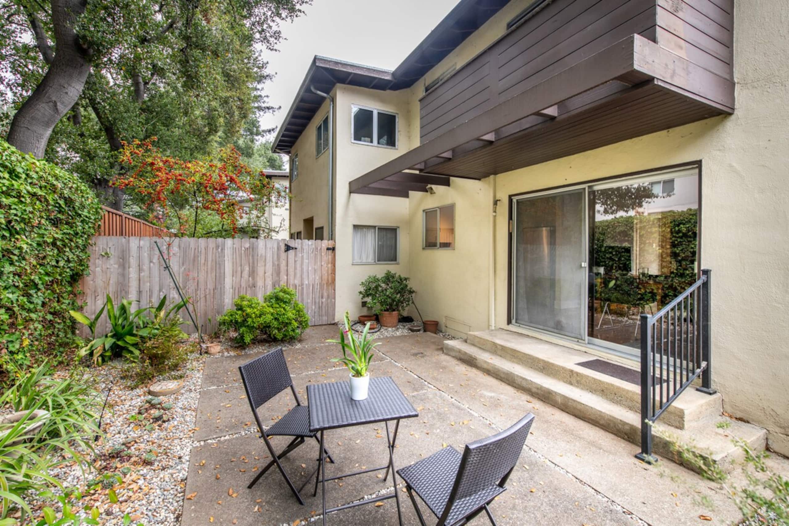 Perfect Location, walk to all Palo Alto venues - Photo 17