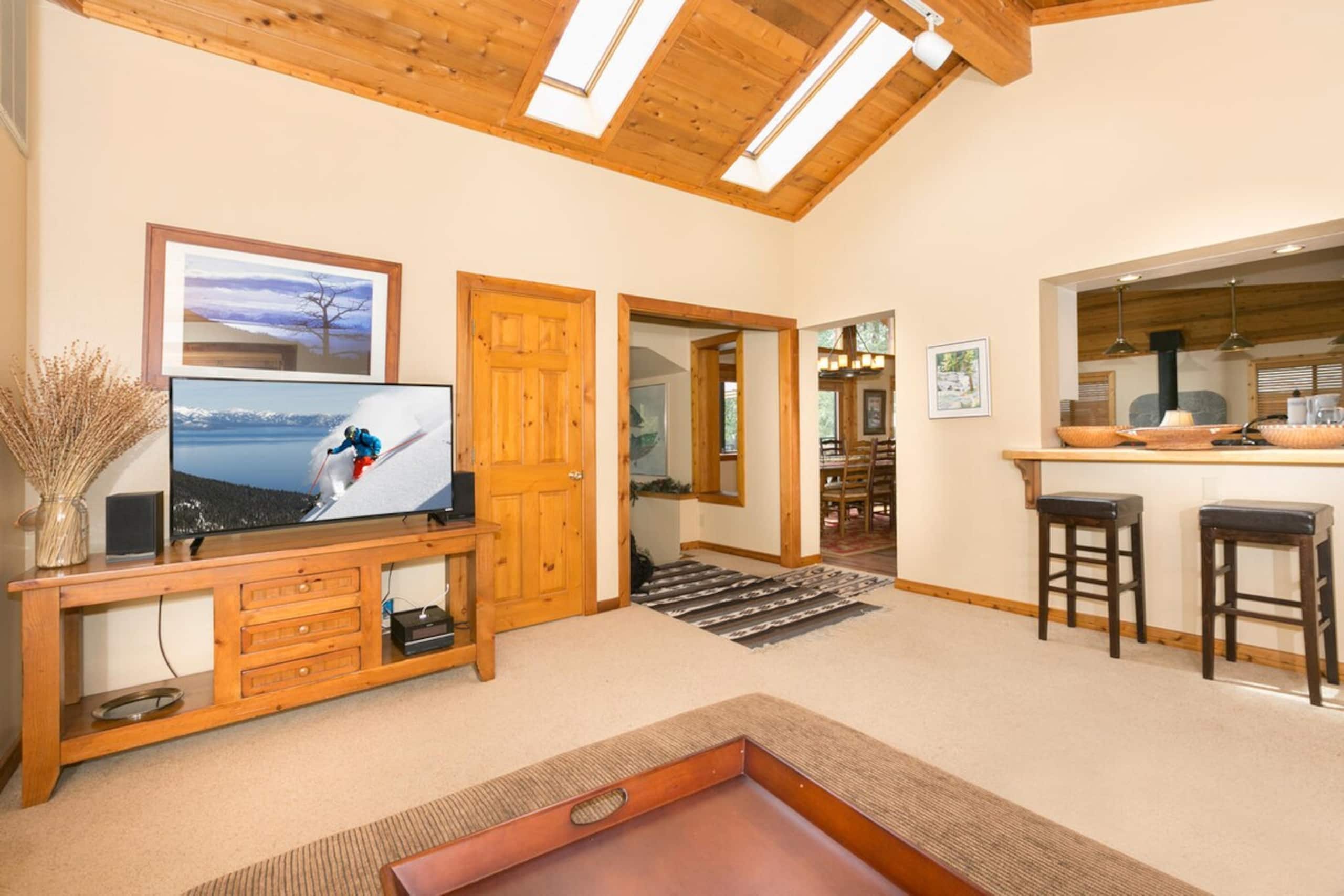 Victory Place Palisades- 5BR, Hot Tub, Pool Table - Photo 9