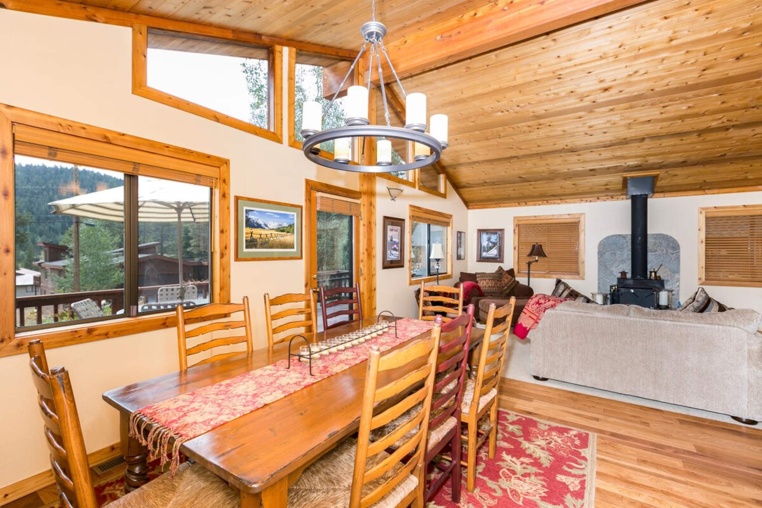 Victory Place Palisades- 5BR, Hot Tub, Pool Table - Photo 4