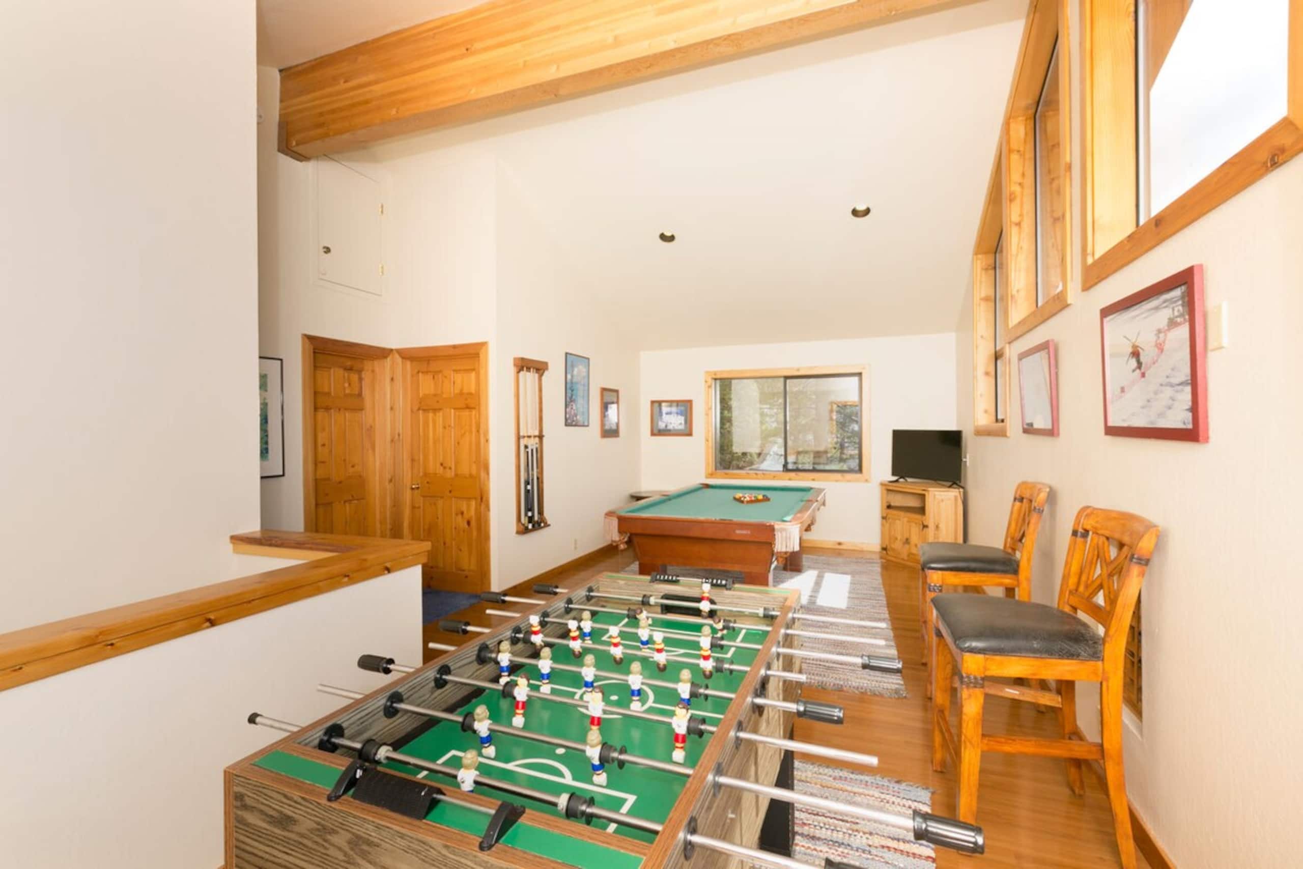 Victory Place Palisades- 5BR, Hot Tub, Pool Table - Photo 24